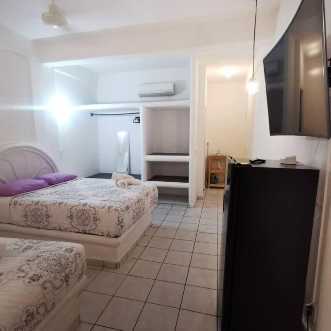 Lovely Studio Apartment With Balcony Ac & Wi-Fi, Minutes From Downtown! Сіуатанехо Екстер'єр фото
