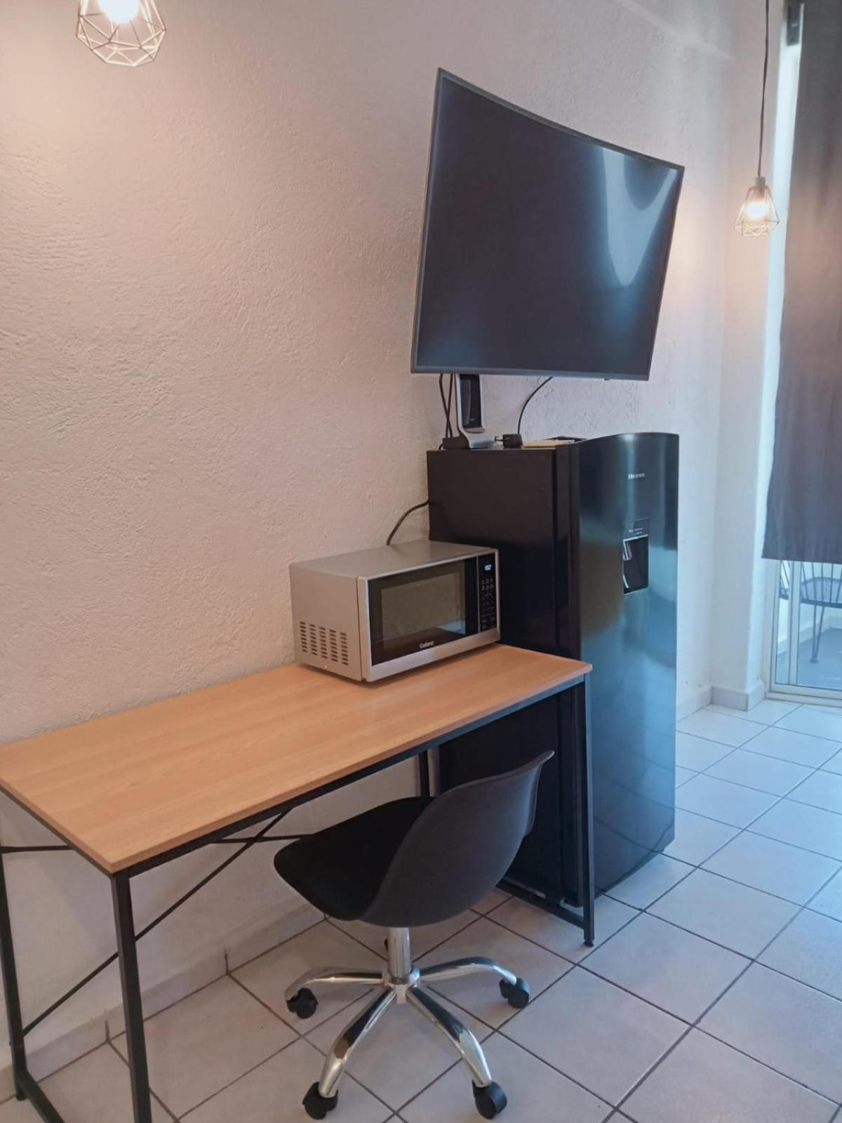 Lovely Studio Apartment With Balcony Ac & Wi-Fi, Minutes From Downtown! Сіуатанехо Екстер'єр фото