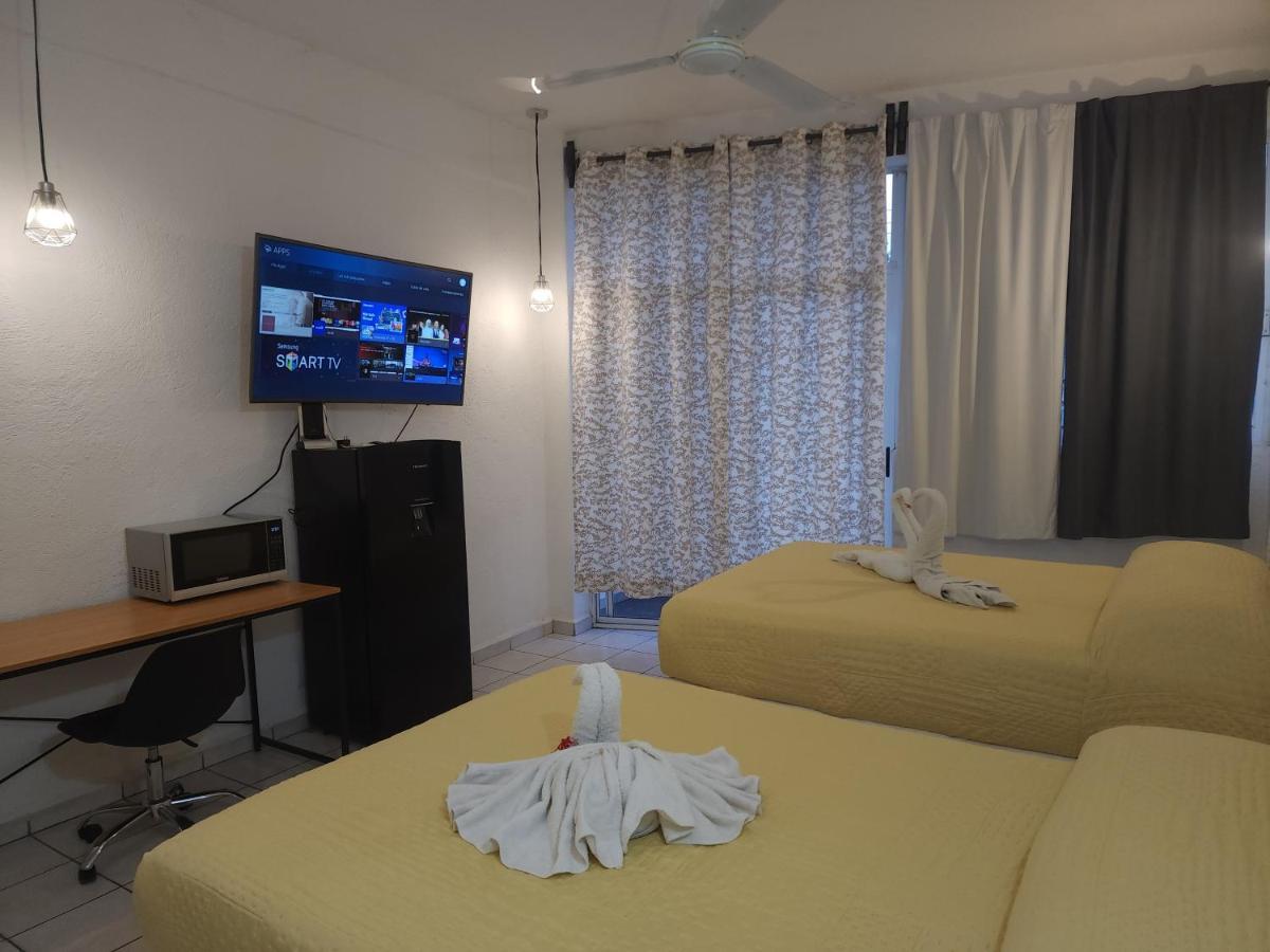 Lovely Studio Apartment With Balcony Ac & Wi-Fi, Minutes From Downtown! Сіуатанехо Екстер'єр фото